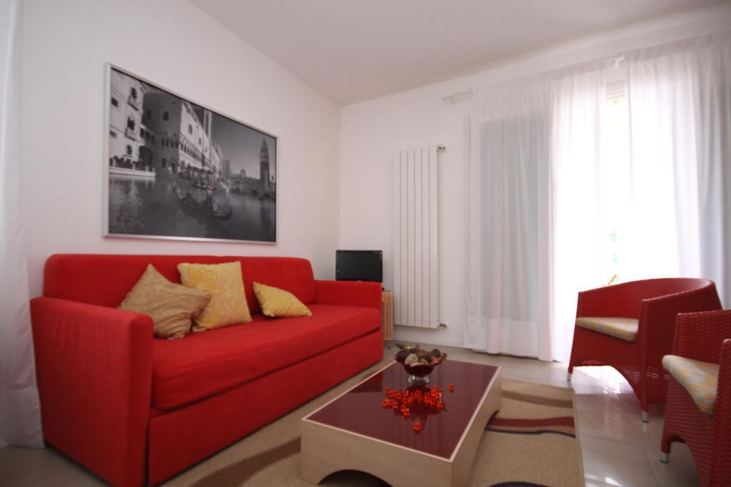 Residence Maestrale Каорле Стая снимка