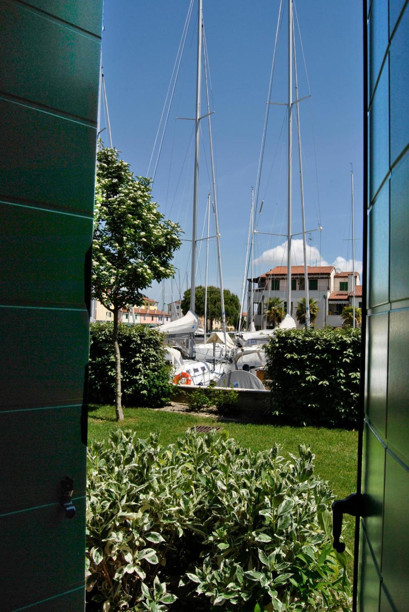 Residence Maestrale Каорле Екстериор снимка